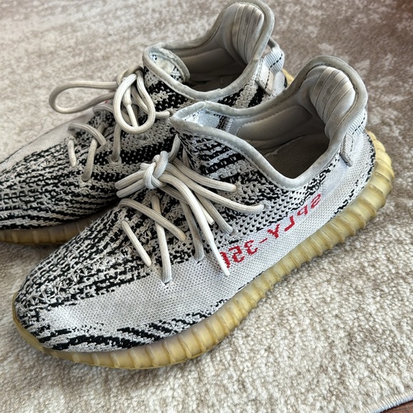 Yeezys Zebra snickers authentic Size 8 includes box - Picture 6 of 10